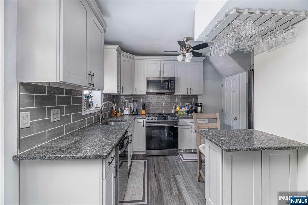 Property Photo:  152 Washington Avenue  NJ 07607 