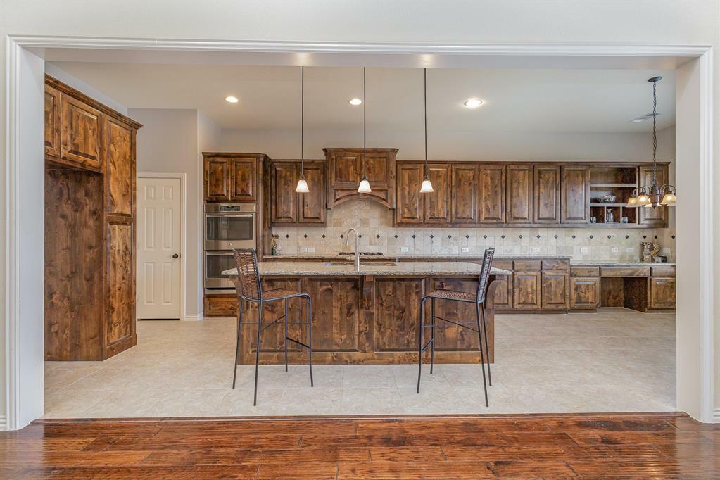 Property Photo: 1017 Fenwick Lane TX 75126