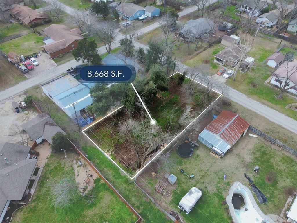 Property Photo:  405 Vernon Street  TX 76578 