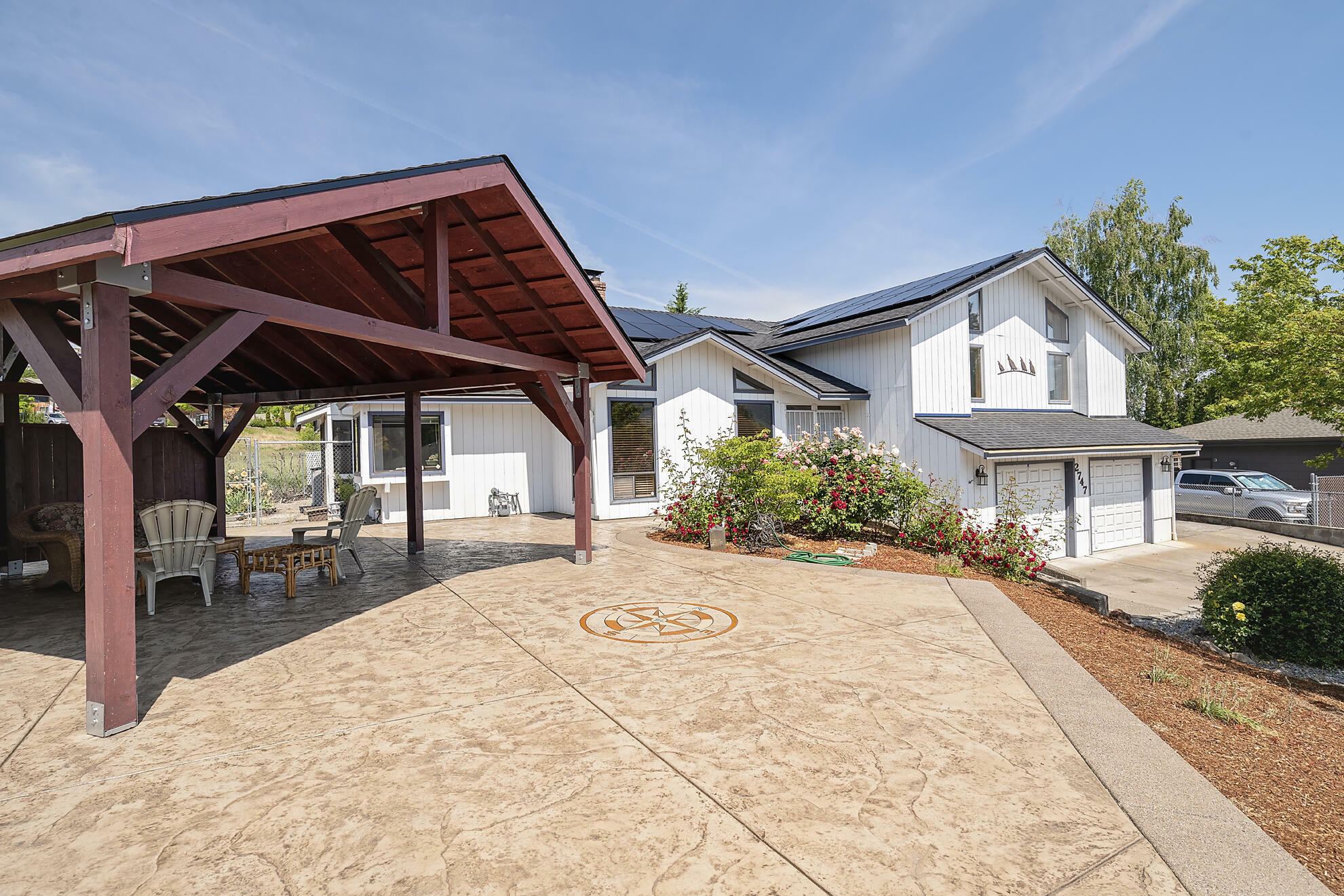 Property Photo: 2747 Jessica Circle OR 97504