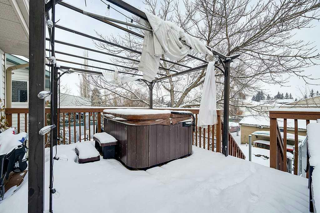 Property Photo:  4424 47 Ave  AB T4S 1P1 