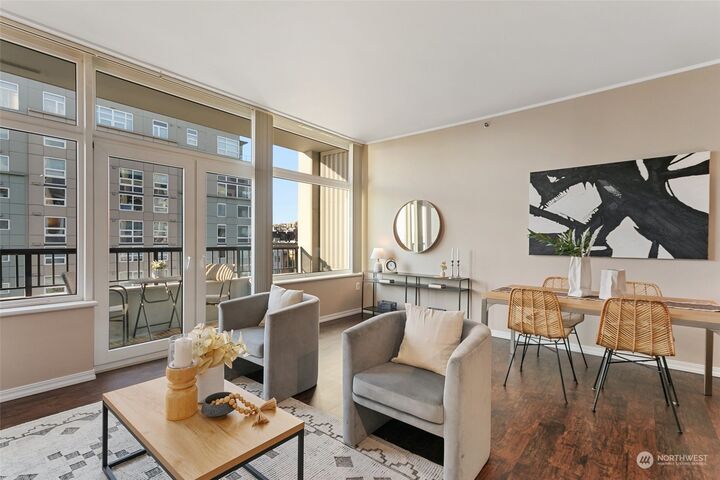 Property Photo:  2717  Western Avenue 7008  WA 98121 