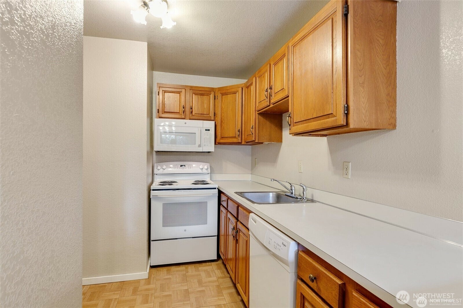 Property Photo:  3024 NE 143rd Street 103  WA 98125 