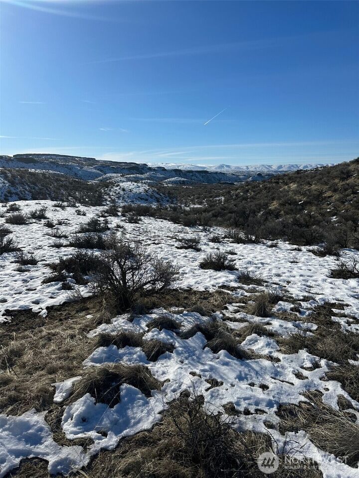 Property Photo:  2925  Alta Place  WA 98823 