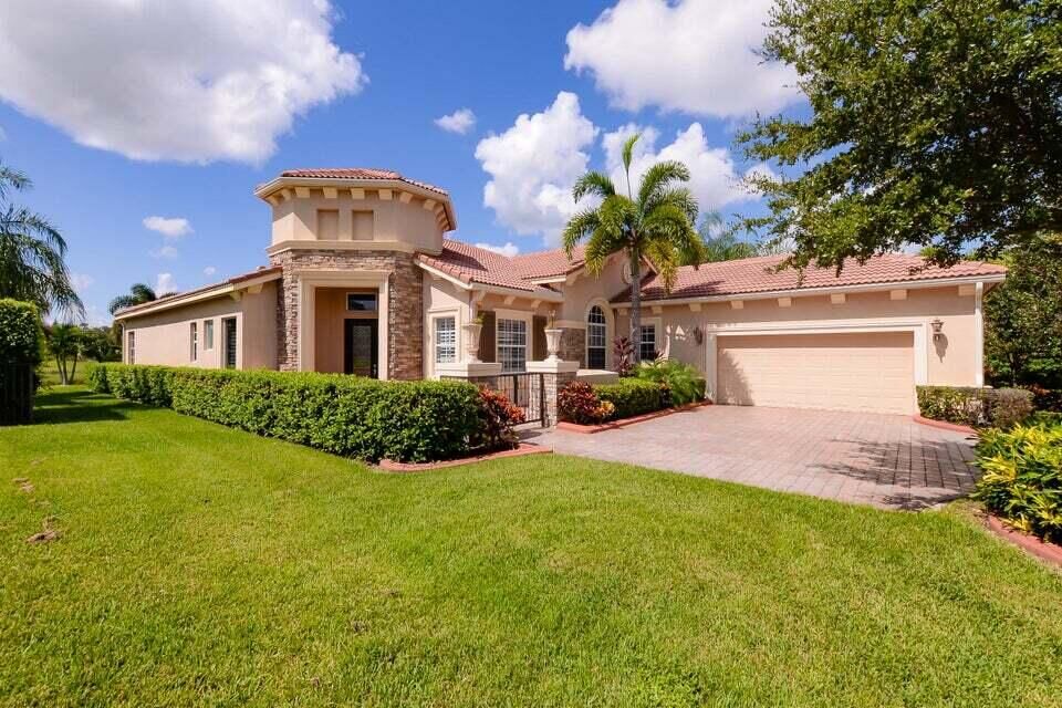 Property Photo:  9895 SW Nuova Way  FL 34986