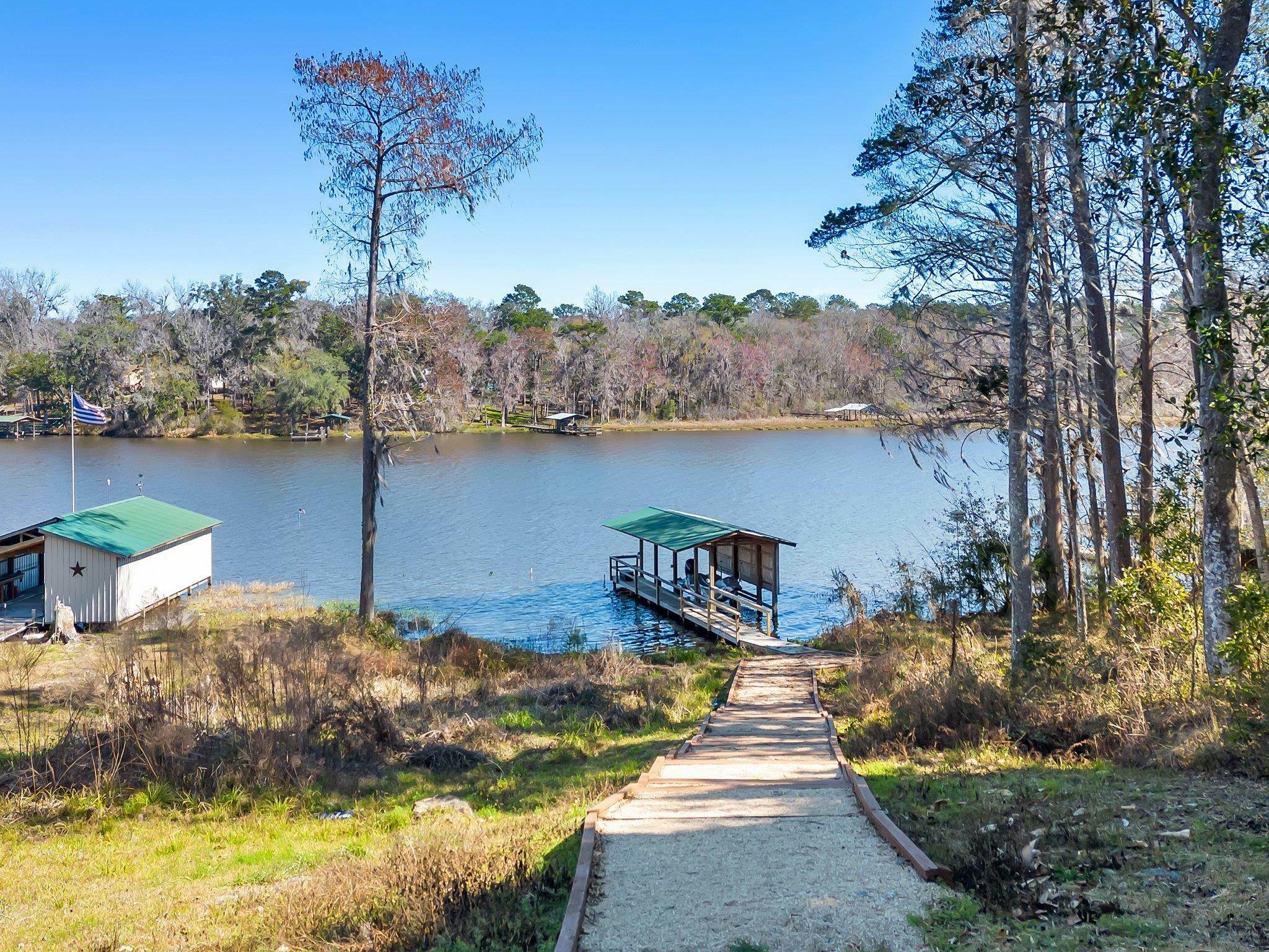 Property Photo: 4041 Edgewater Drive FL 32310