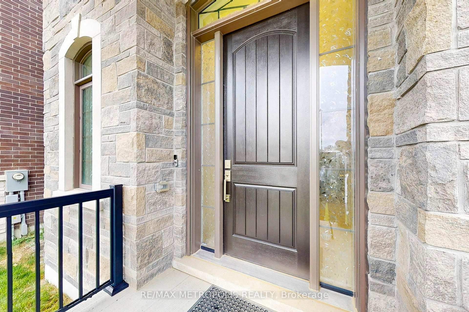 Property Photo: 100 Ballantyne Boulevard ON L3L 0E8