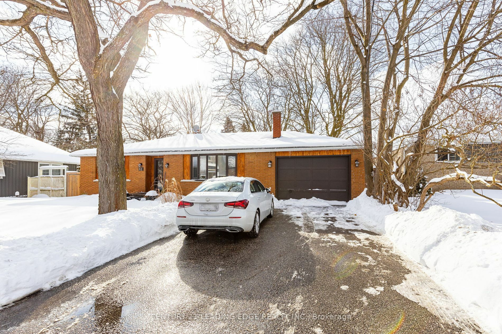 Photo de la propriété:  62 Baker St A  ON L4A 4S8 