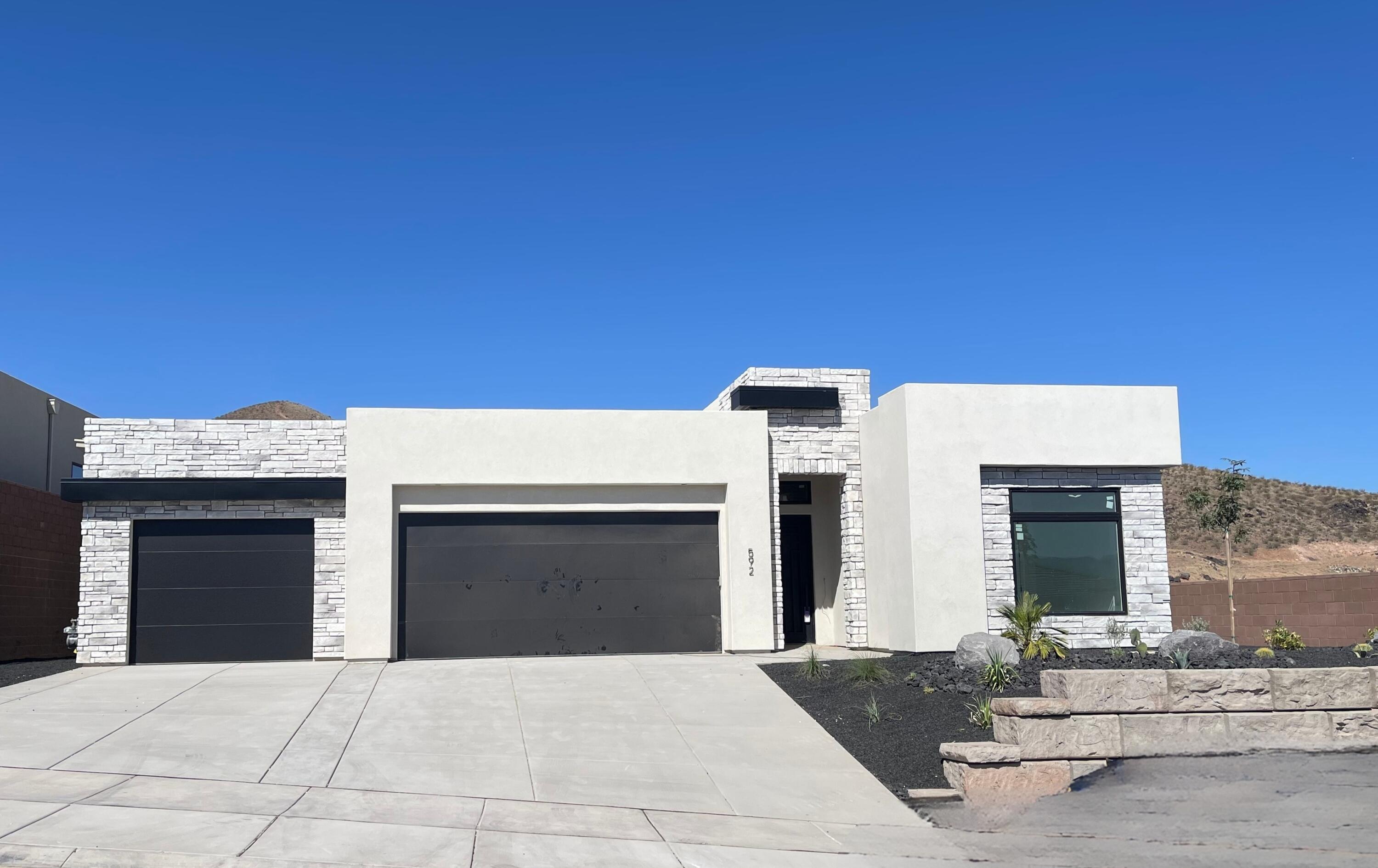 Property Photo: 592 S 1800 W UT 84737