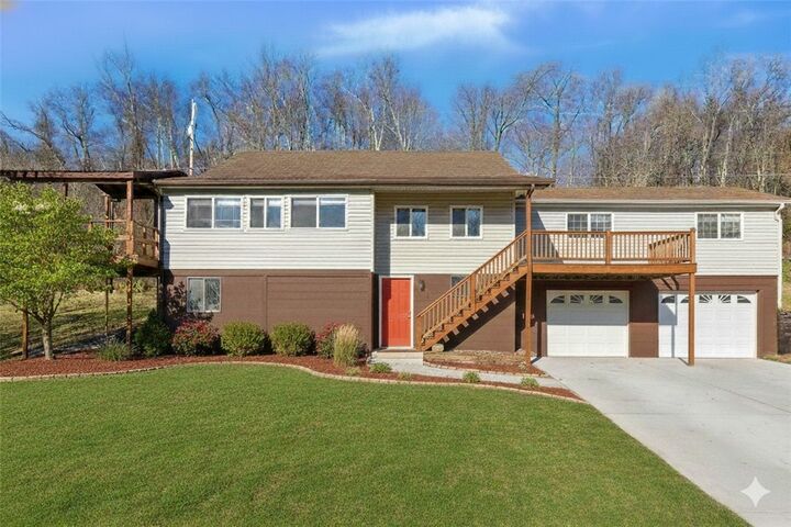 Property Photo: 48 Vesta St PA 15429