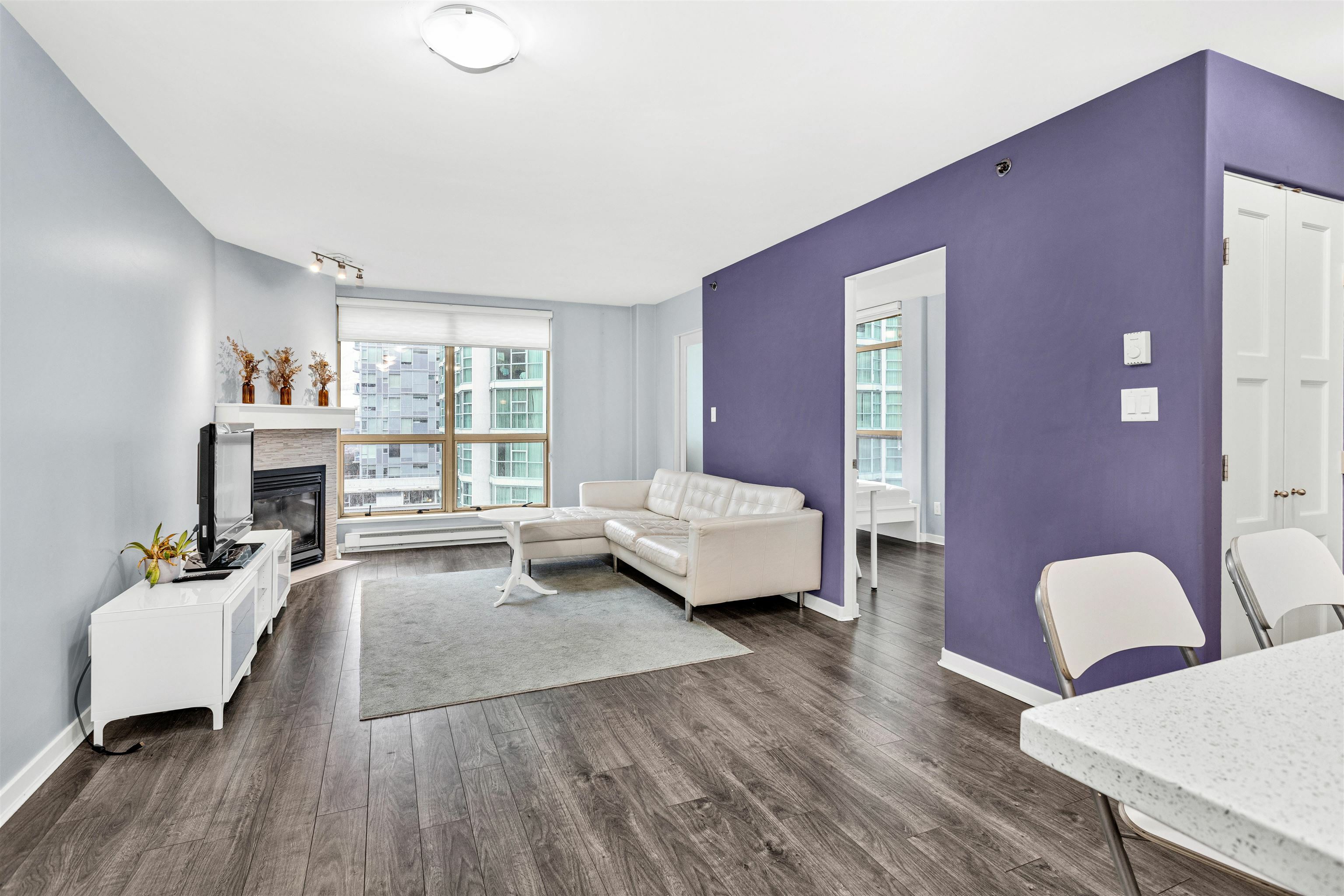 Property Photo:  819 Hamilton Street 1104  BC V6B 6M2 