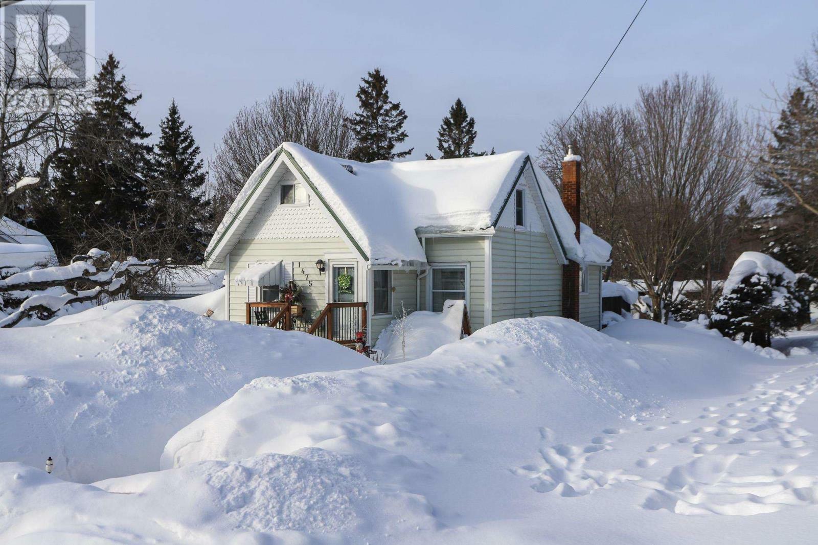 Property Photo:  1475 Peoples Rd  ON P6C 3X1 