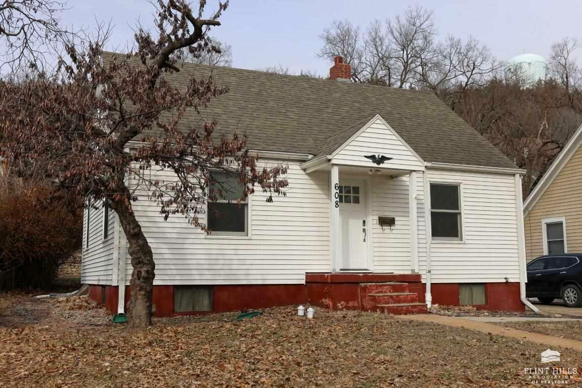 Property Photo:  608 Bertrand Street  KS 66502 