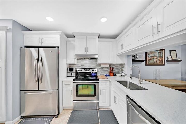 Property Photo: 6475 W Oakland Park Blvd 105 FL 33313