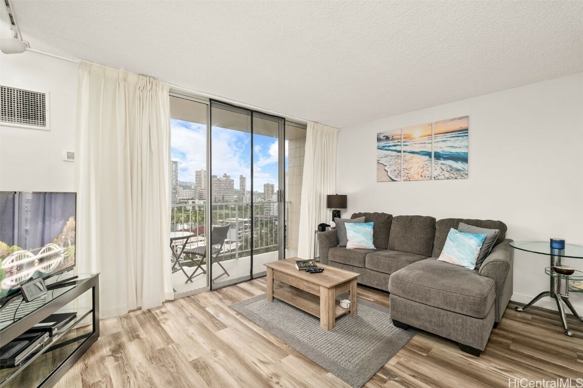 Property Photo:  1925 Kalakaua Avenue 1306  HI 96815 