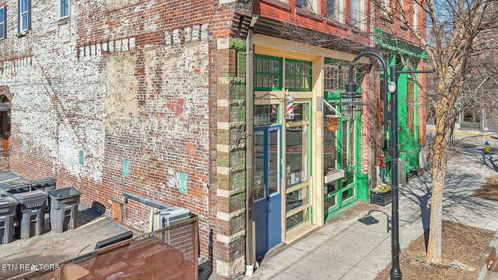 Property Photo: 105 W Jackson Ave 1 TN 37902