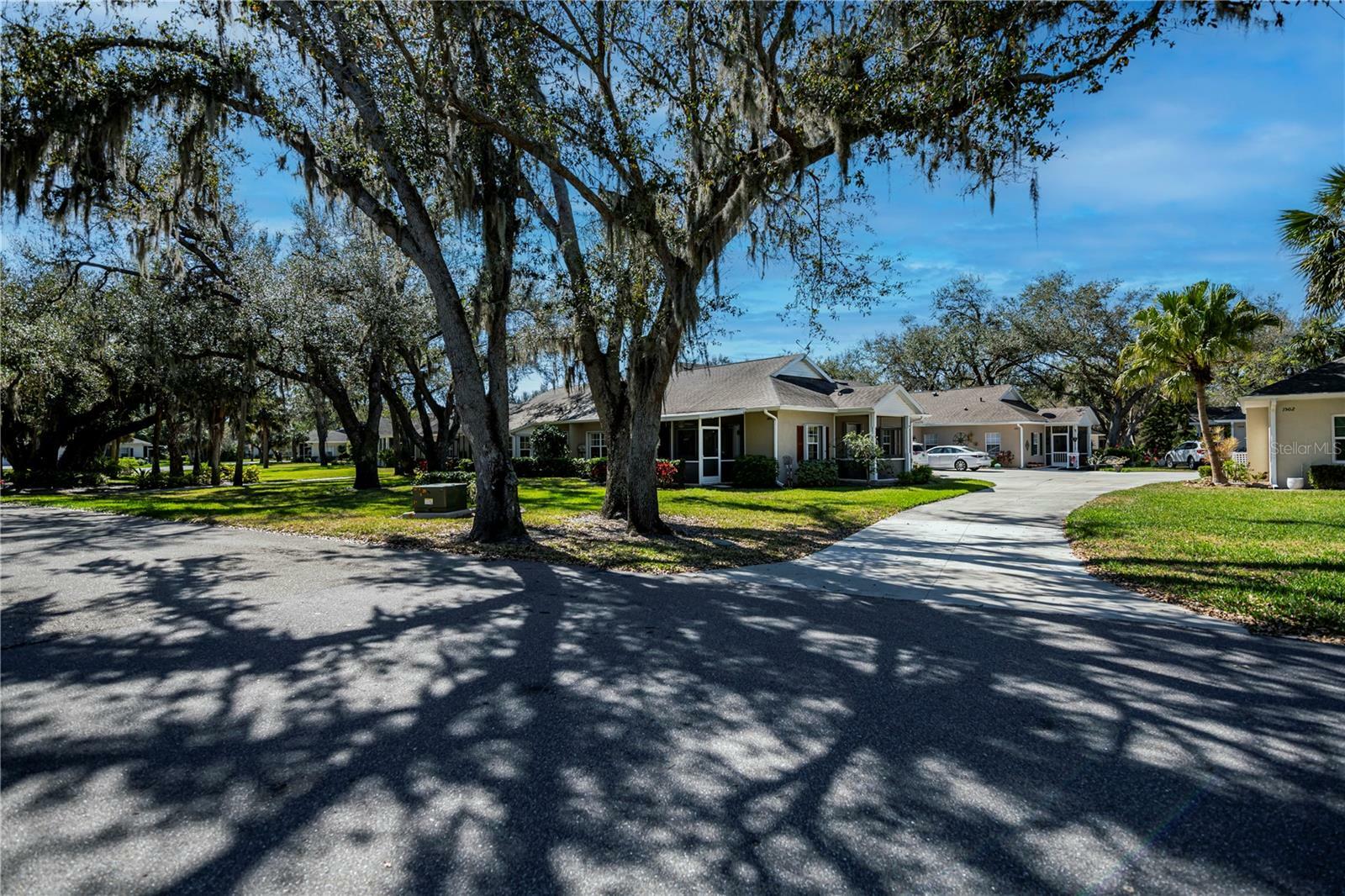 Property Photo: 1498 Red Oak Lane FL 33948