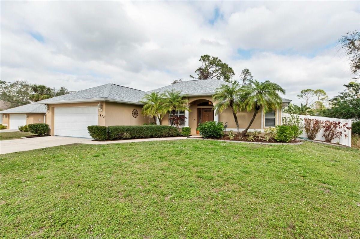 Property Photo: 1422 Evangelina Lane FL 34286