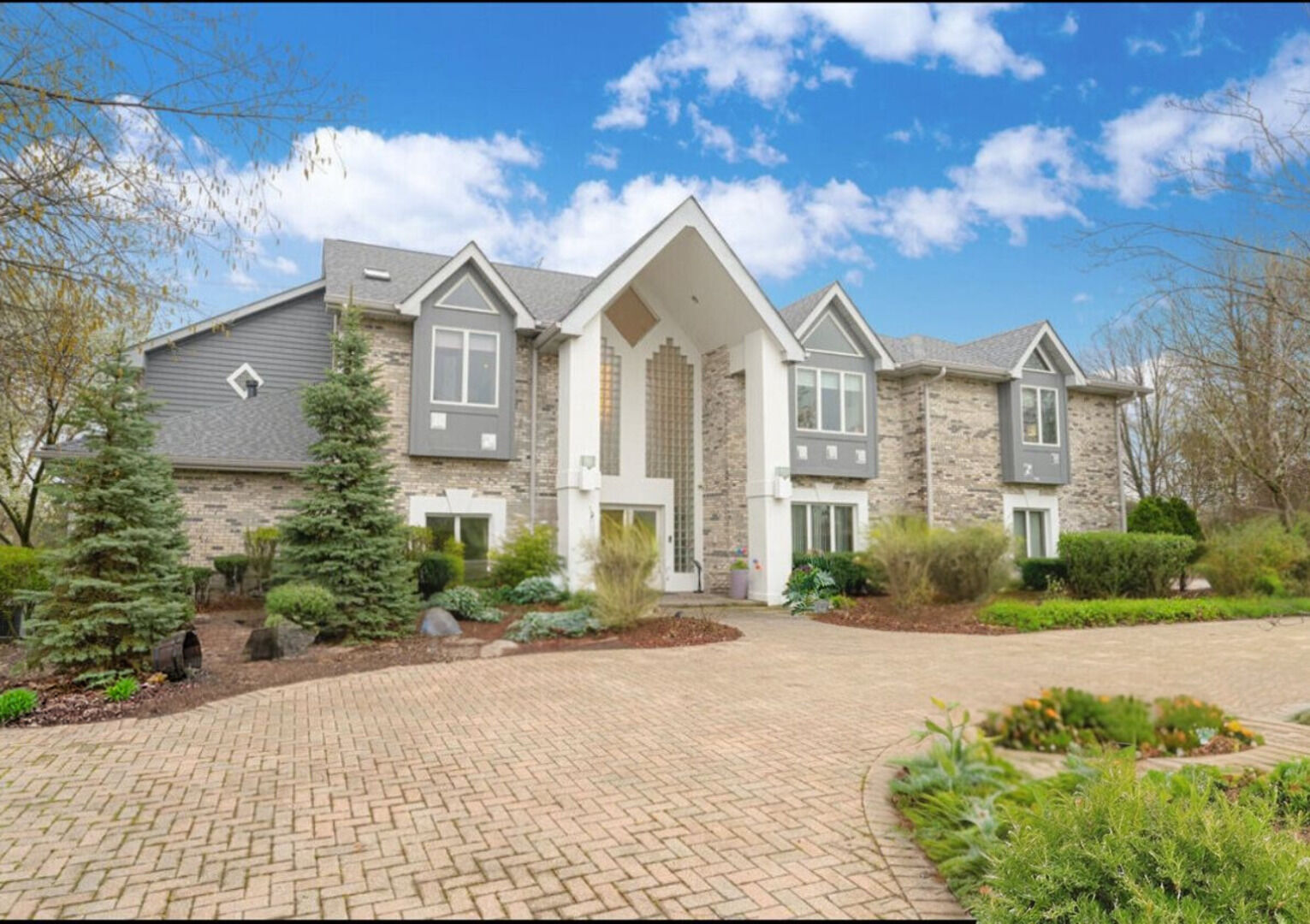 Property Photo: 11527 Bryn Mawr Way IL 60448