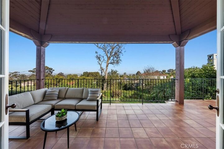 Property Photo: 508 Via Gorrion CA 90274