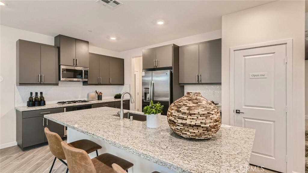Property Photo:  16728 Plantain Way  CA 92336 