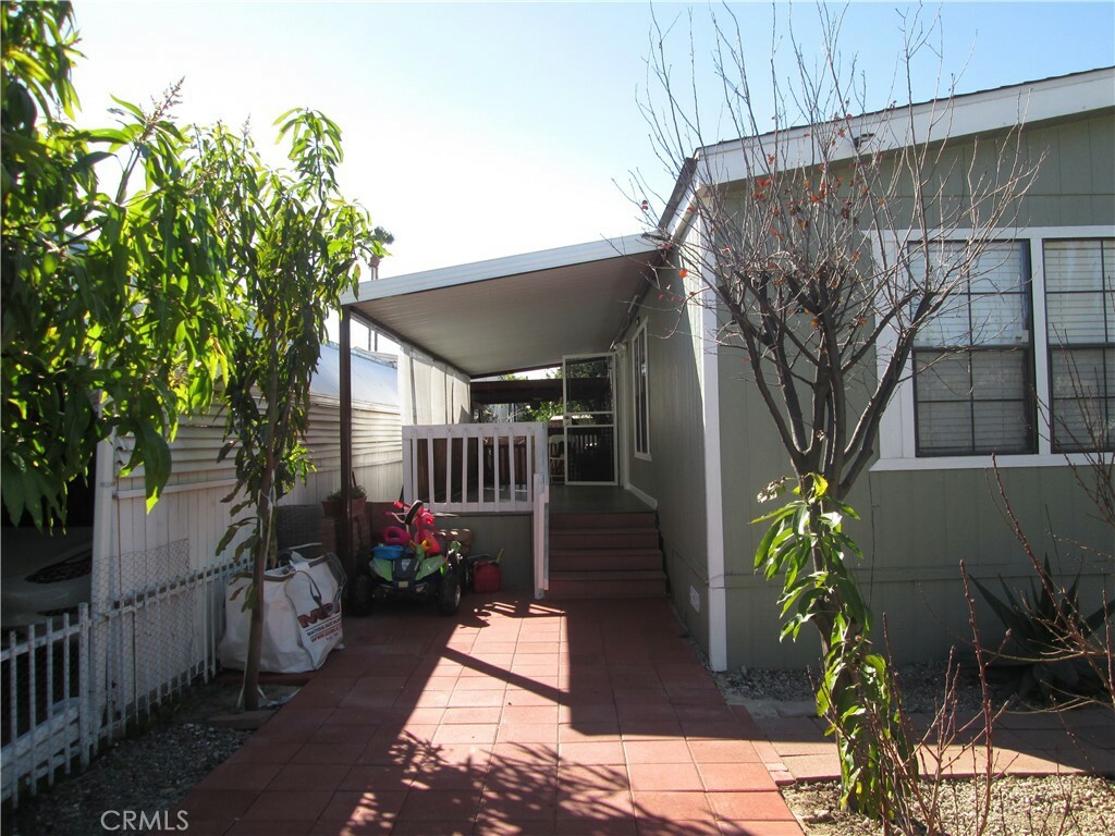 Property Photo:  1025 S Riverside Avenue 112  CA 92376 