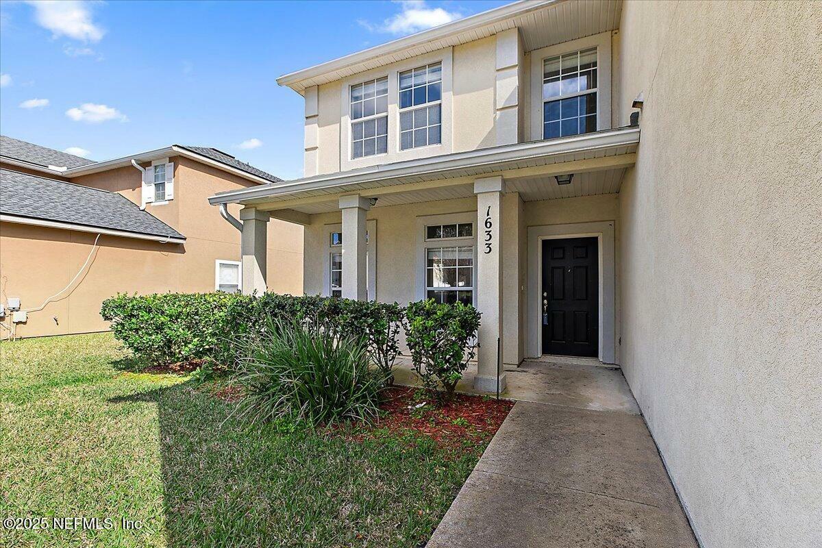 Property Photo: 1633 Timber Crossing Lane FL 32225