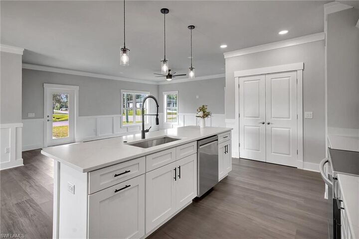 Property Photo: 6171 Astoria Ave FL 33905