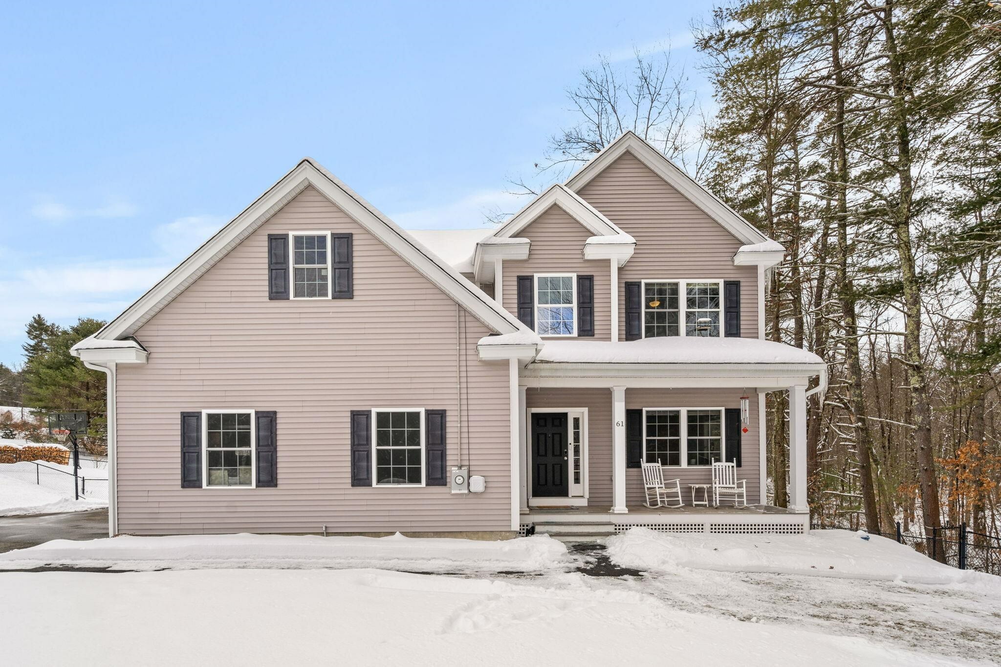 Property Photo:  61 Litchfield Road  NH 03053 