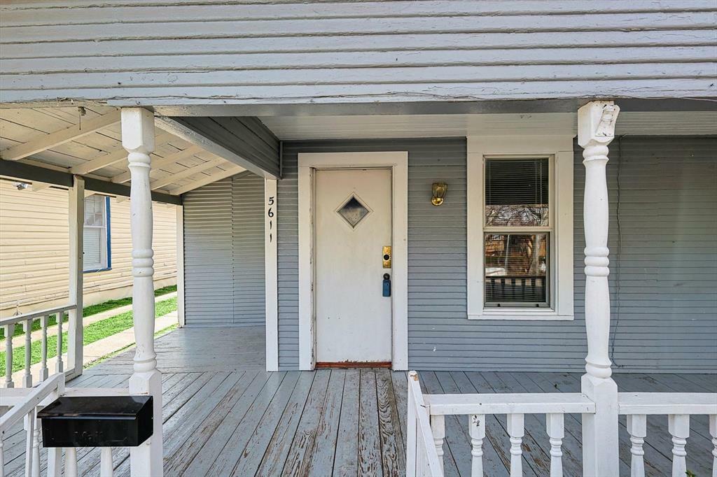 Property Photo:  5611 Alton Avenue  TX 75214 