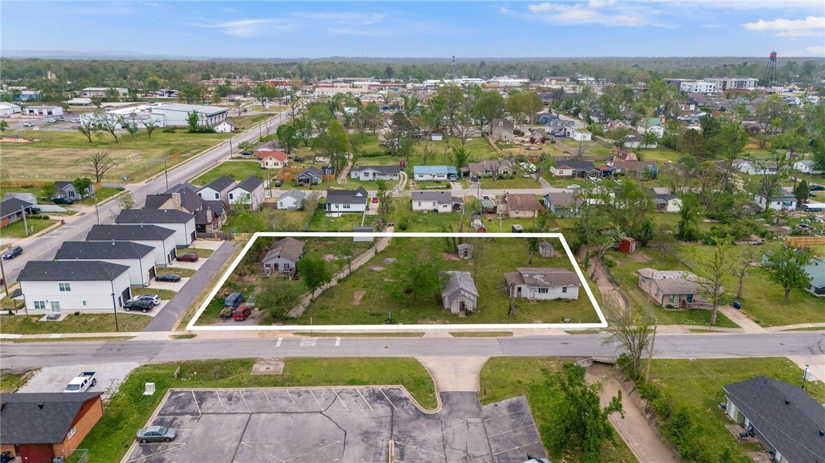 Property Photo: 709, 715 & 719 N 6th Street AR 72756