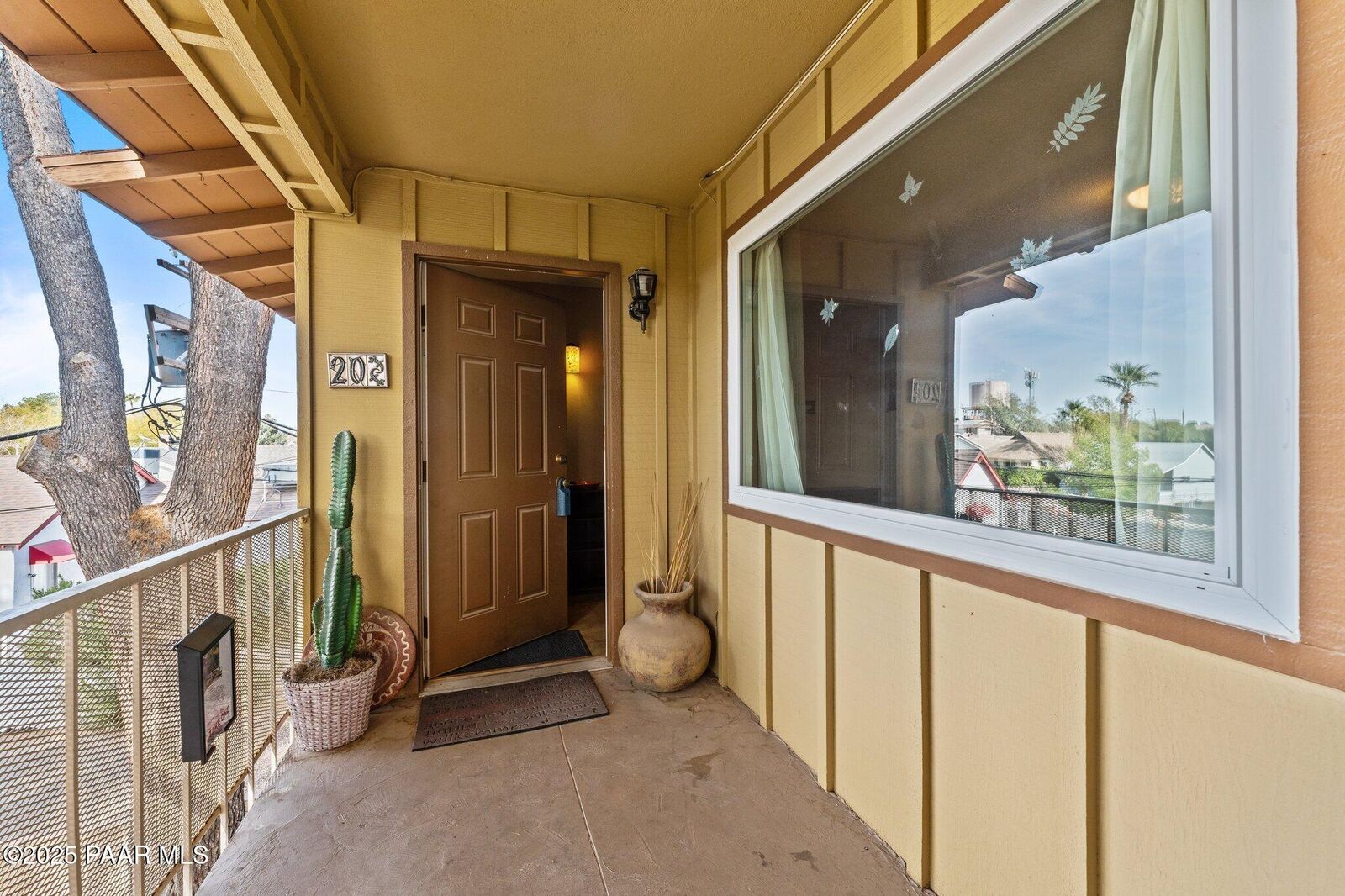 Property Photo:  