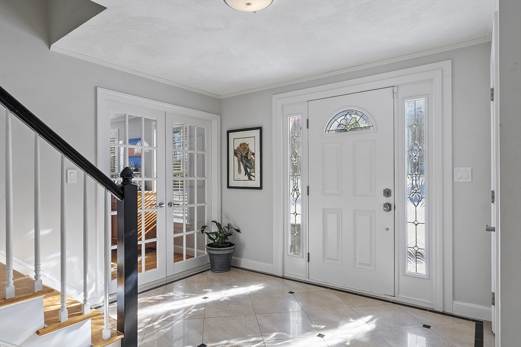 Property Photo:  10 Seten Circle  MA 01810 