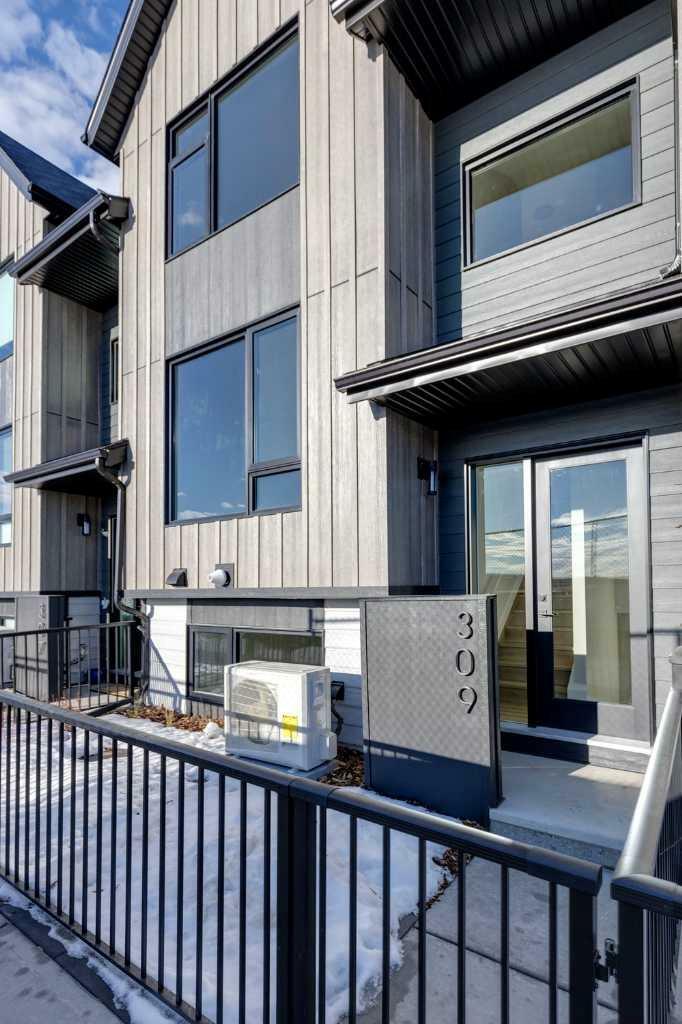 Property Photo: 85 Sage Hill Heights NW 105 AB T3R 2E5