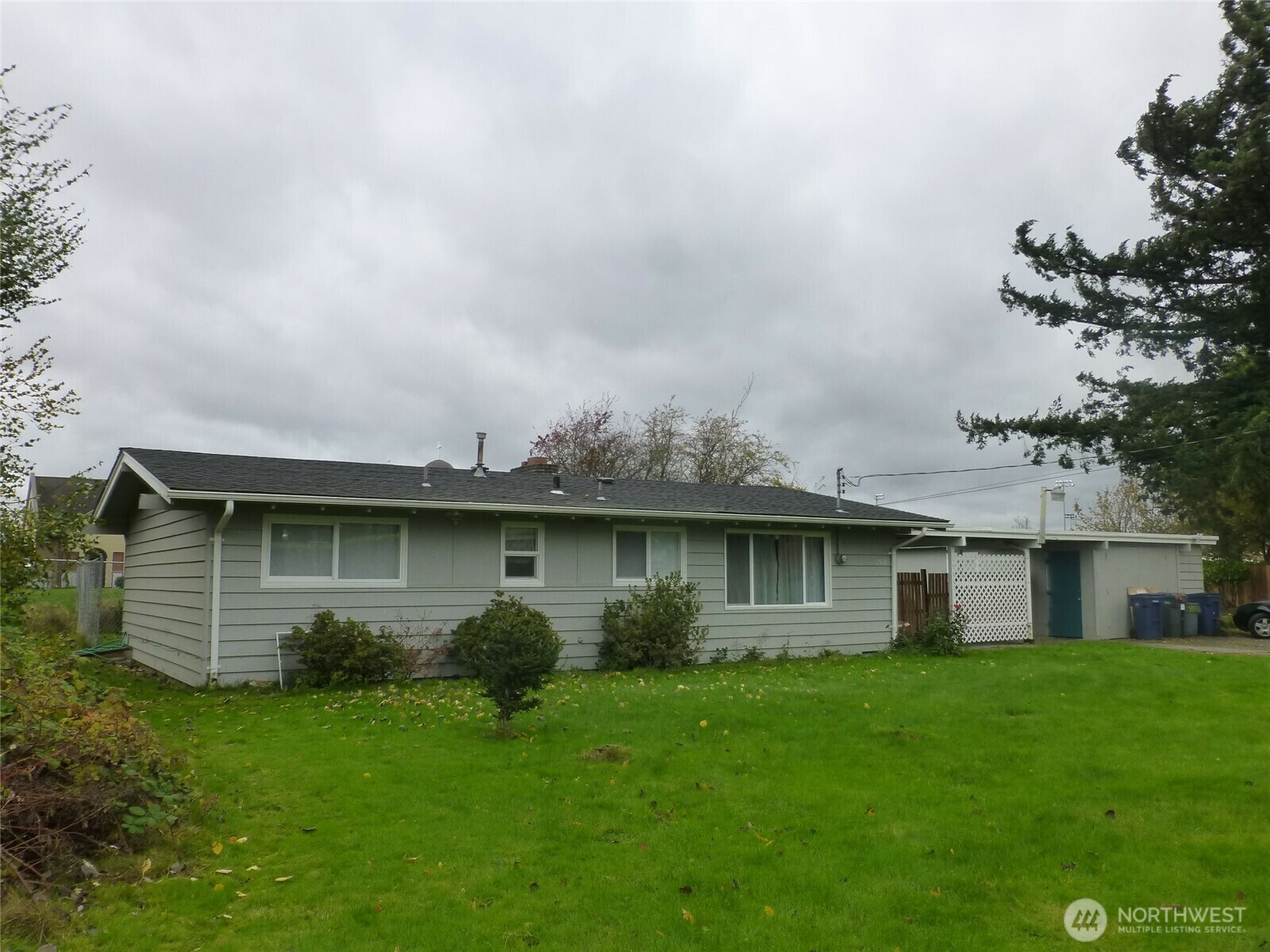 Property Photo:  1518 E Highland Avenue  WA 98273 