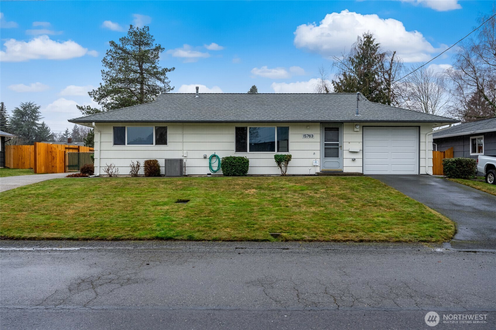 15763  118th Place SE  Renton WA 98058 photo