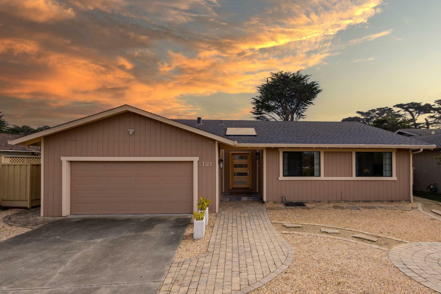 Property Photo:  121 Arbor Lane  CA 94038 