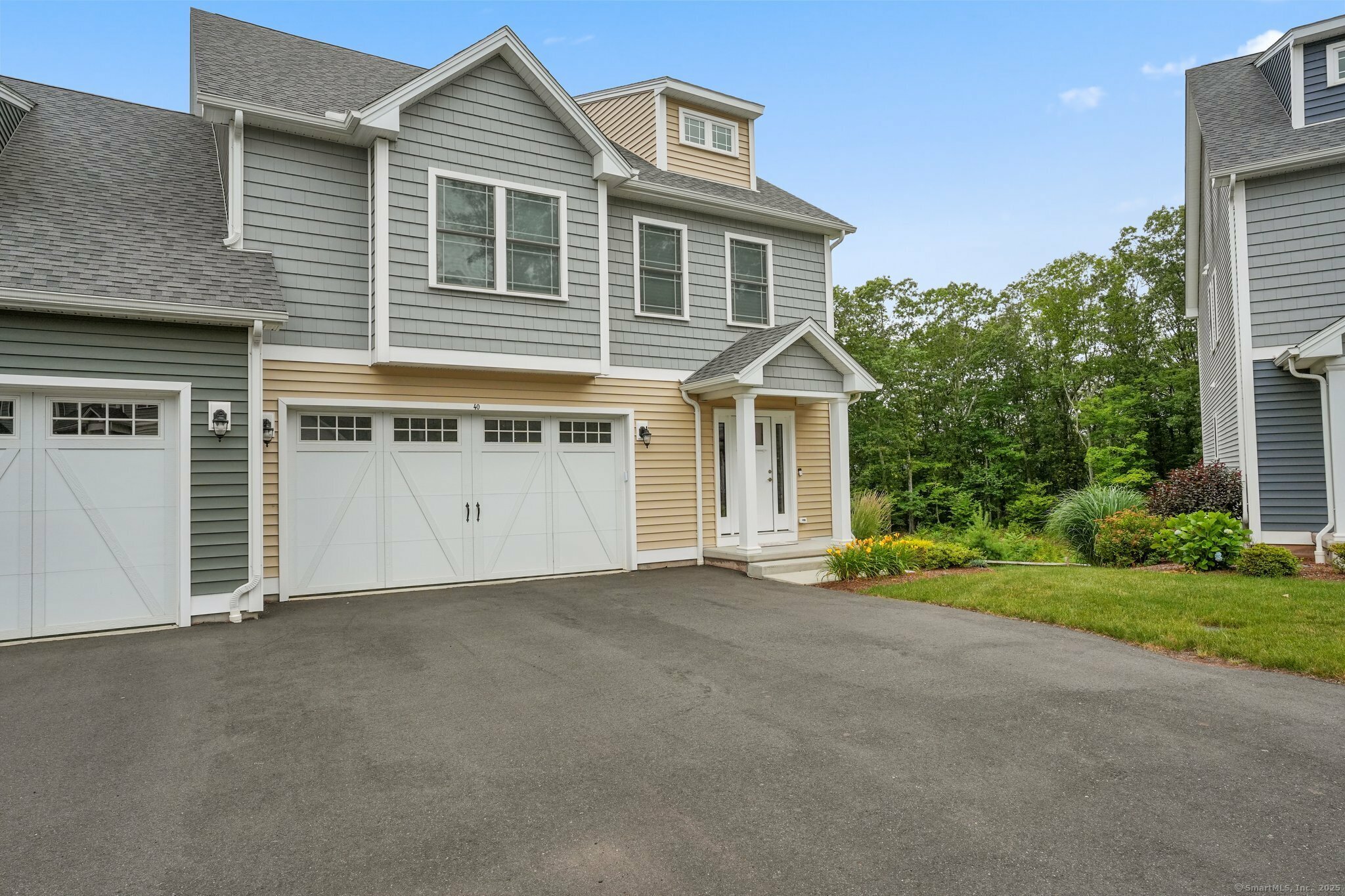 Property Photo: 40 Newbury Court 40 CT 06473