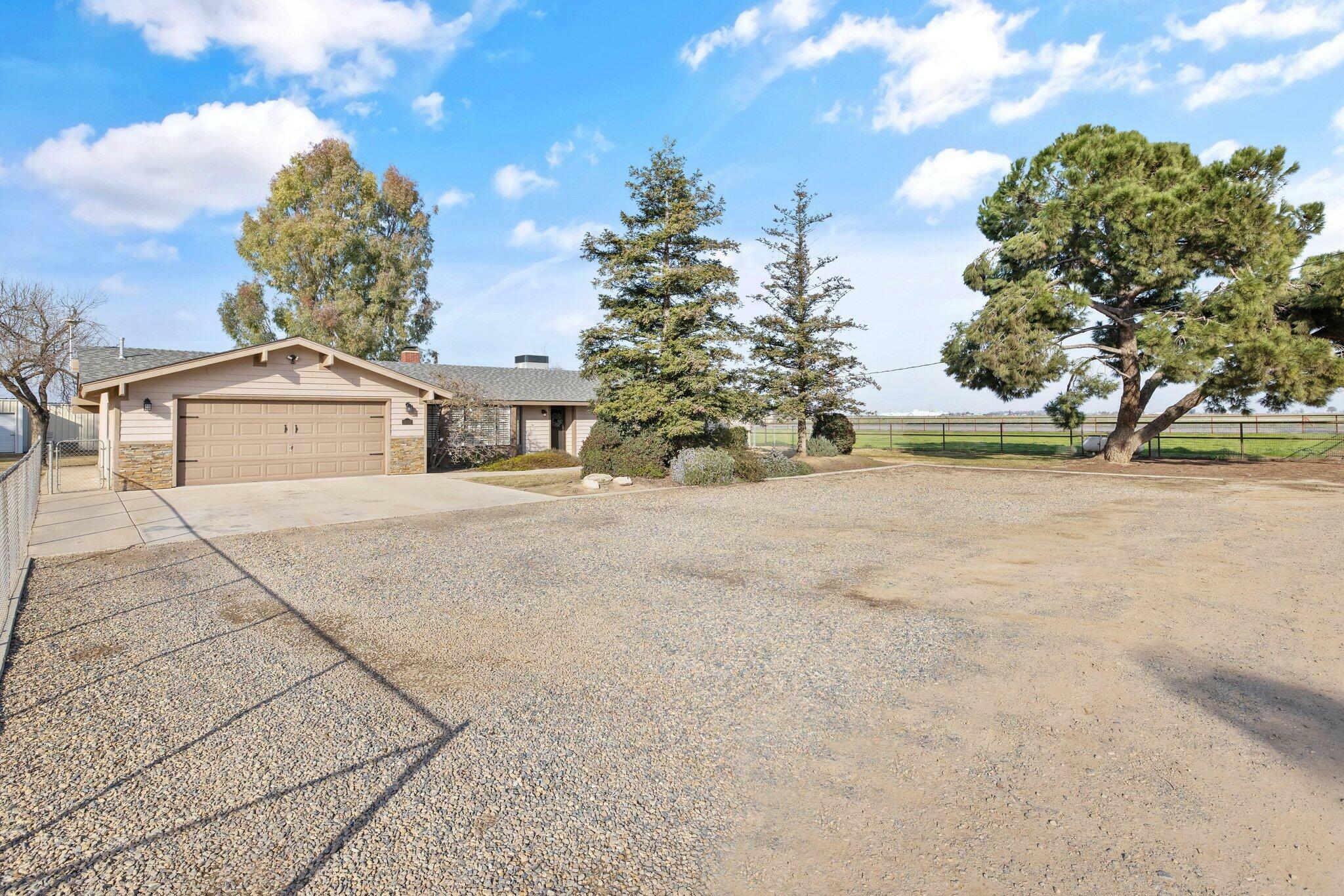 Property Photo:  36307 Road 112  CA 93291 