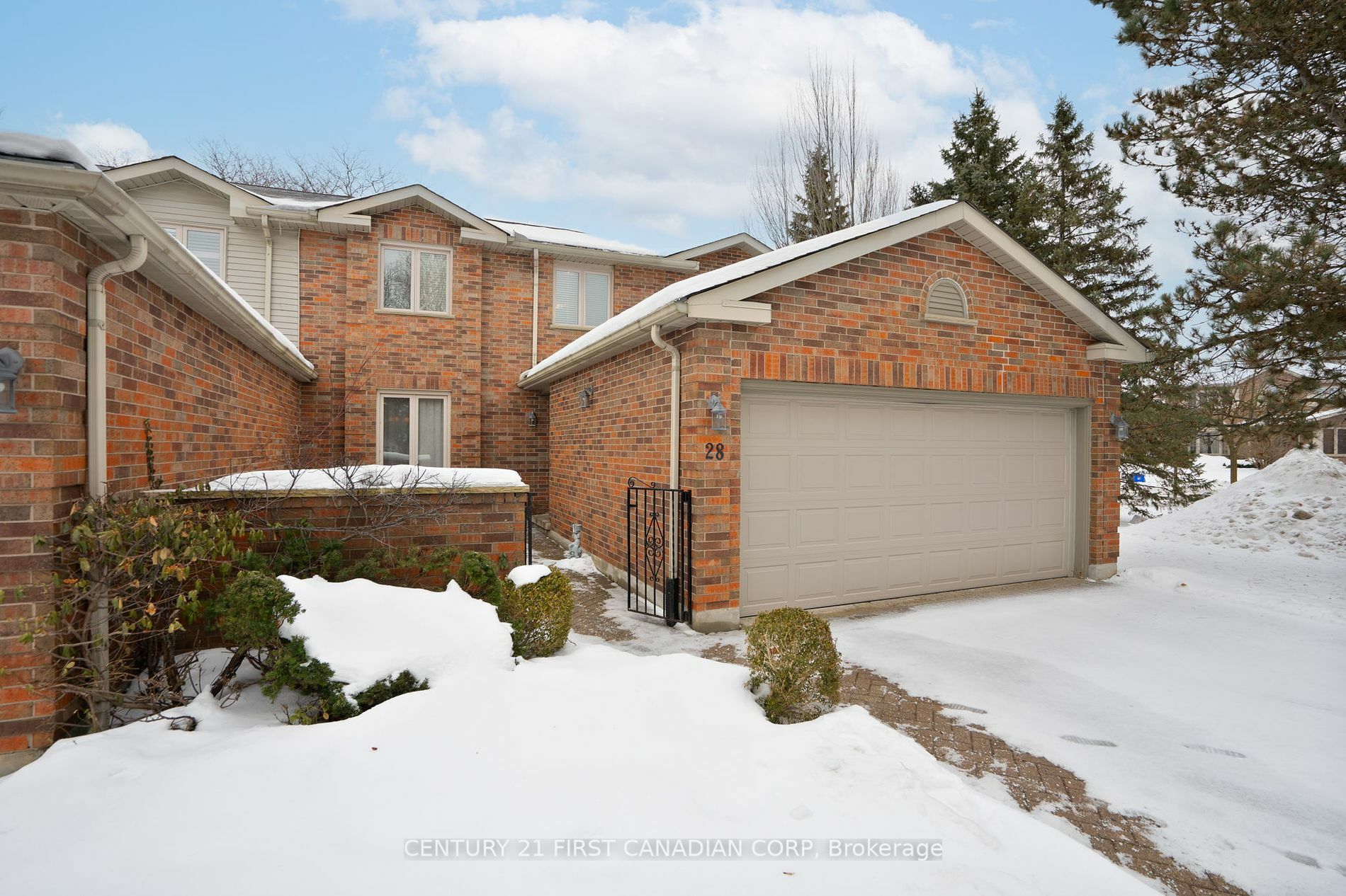 Property Photo:  70 Sunnyside Dr 28  ON N5X 3W4 