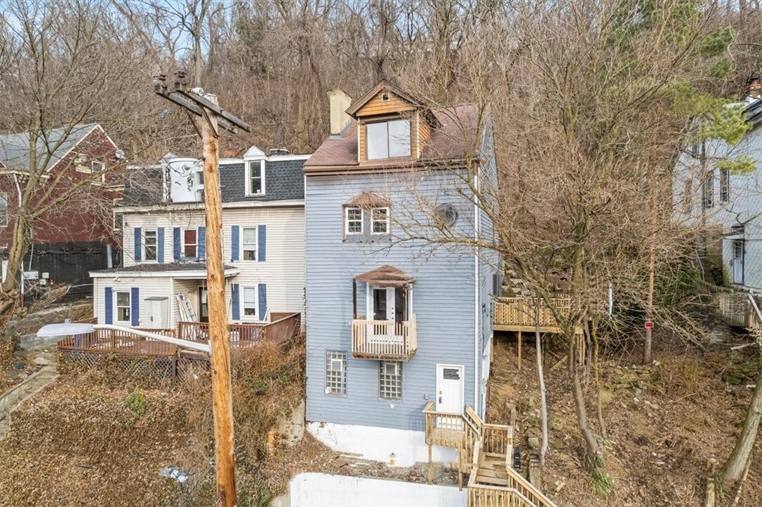 Property Photo:  15 Solar Street  PA 15212 