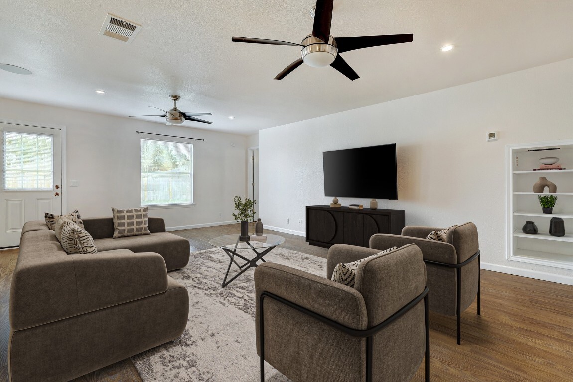 Property Photo: 5006 Daymon Court TX 78634