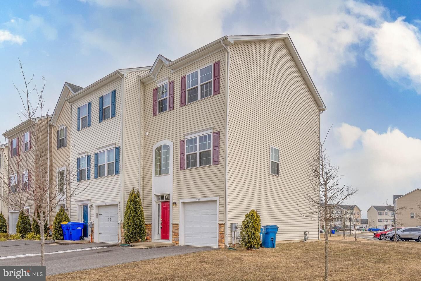 Property Photo:  925 Lissicasey Loop  DE 19709 