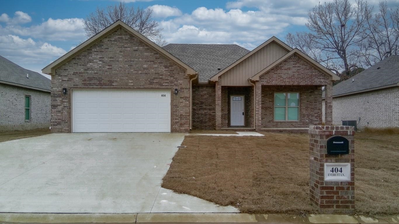 Property Photo: 404 Everett Lane AR 72401