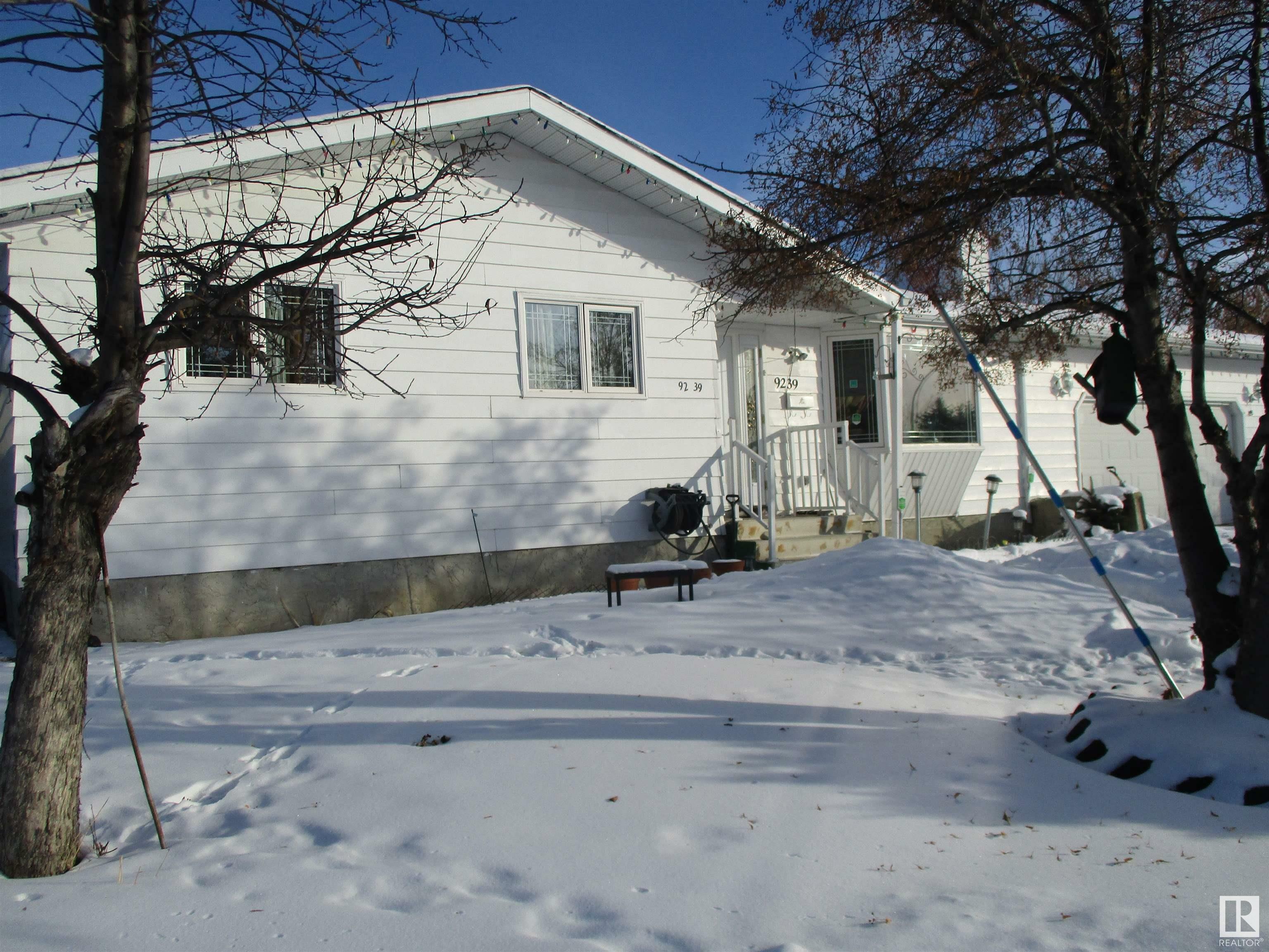 Property Photo:  9239 186 Street NW  AB T5T 1W8 