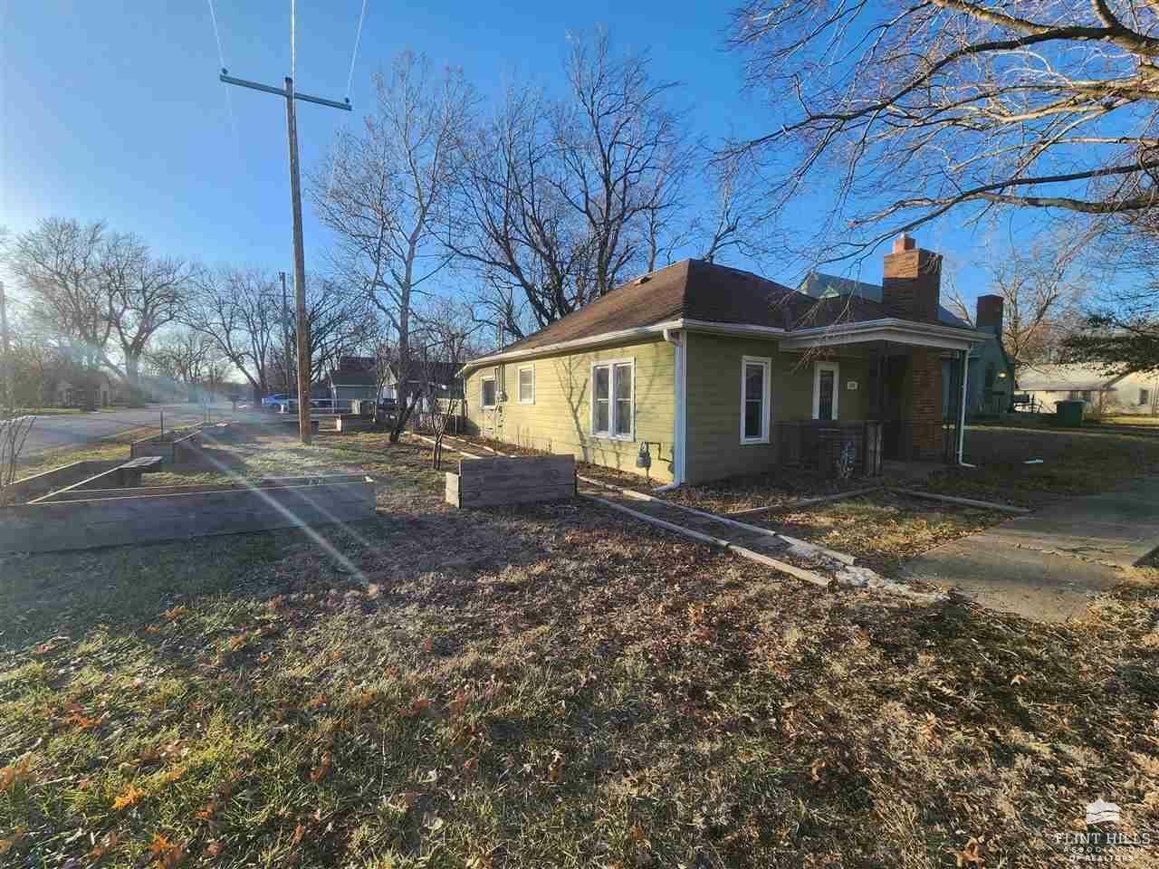 203 Logan Street  Alta Vista KS 66834 photo