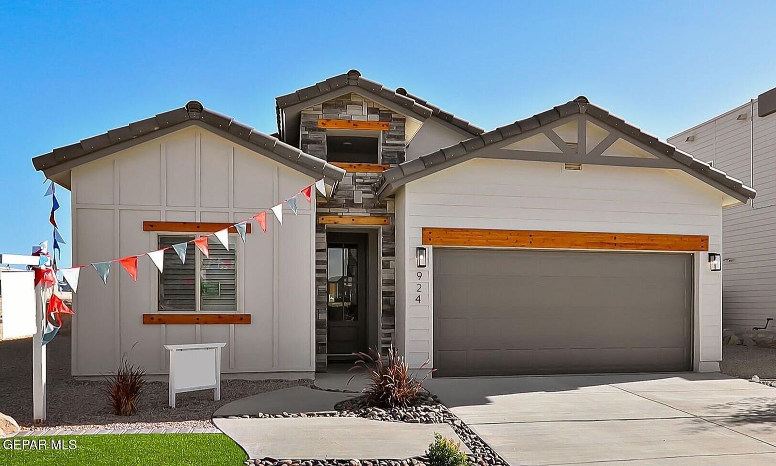 Property Photo:  924 Nayland Place  TX 79928 