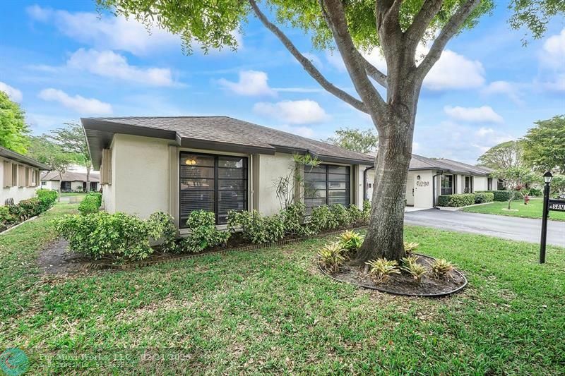 Property Photo:  10151 Eaglewood Ter A  FL 33436 