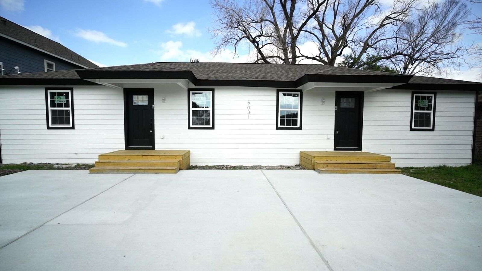Property Photo: 5031 Mallow Street TX 77033