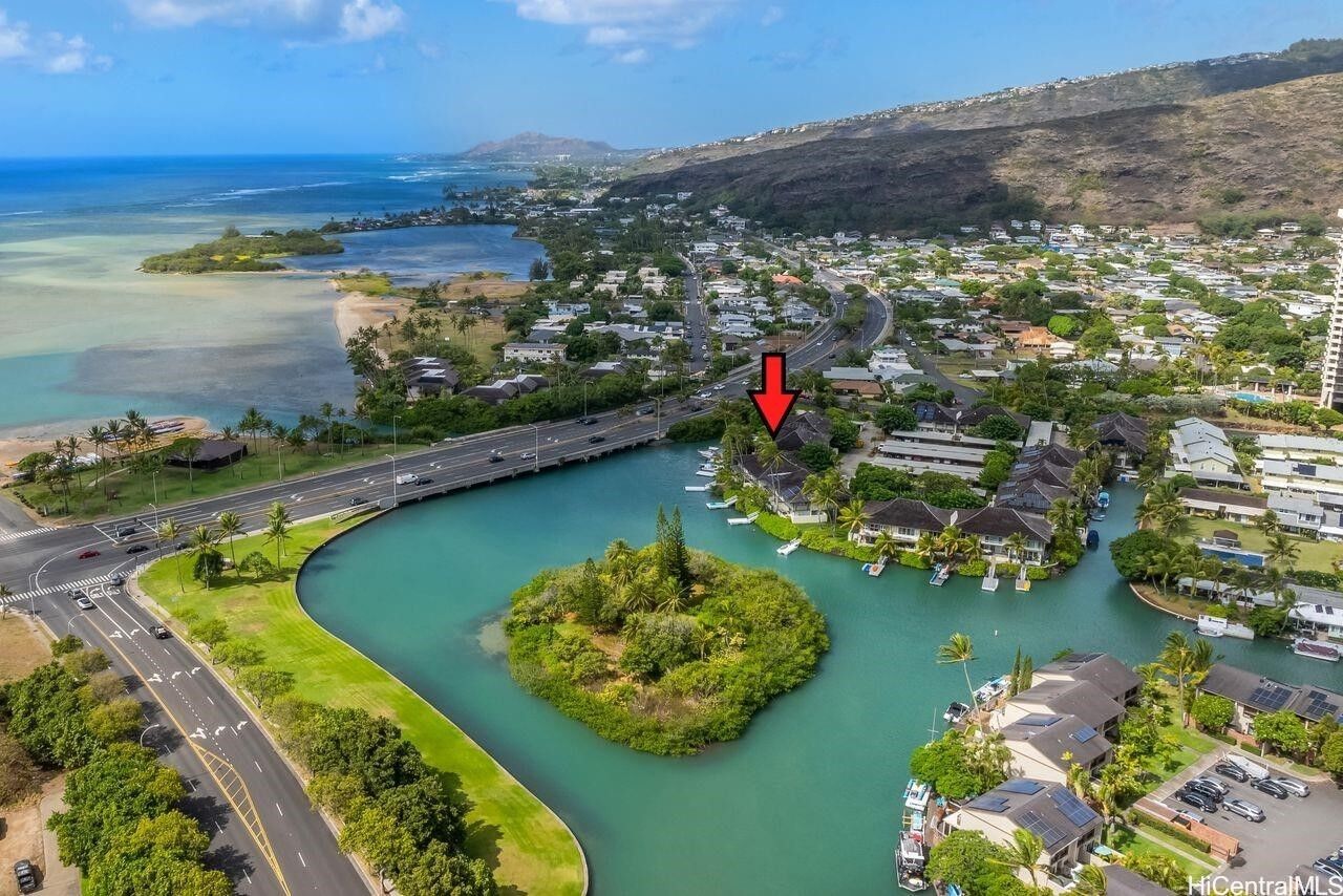 Property Photo: 207 Kawaihae Street B2 HI 96825